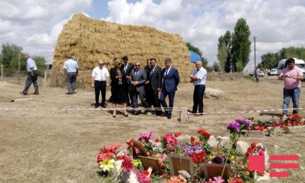Bir qrup deputat Alxanlıya səfər edib