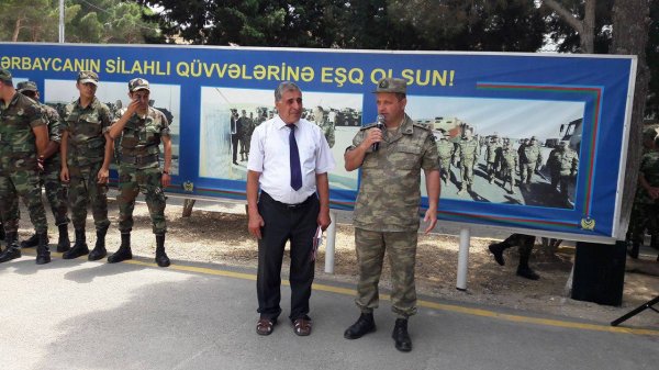 Sumqayıtın mədəniyyət işçiləri hərbi hissədə "Əbədi yaşar şəxsiyyət " adlı tədbir keçirib - FOTOLAR Sumqayıtın mədəniyyət işçiləri hərbi hissədə "Əbədi yaşar şəxsiyyət " adlı tədbir keçirib - FOTOLAR