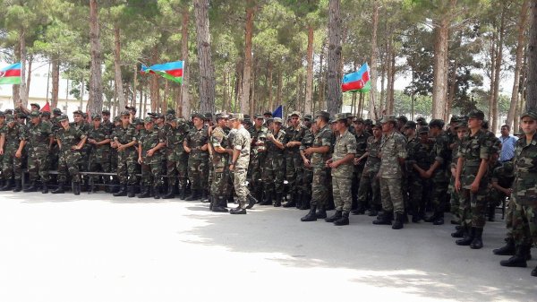 Sumqayıtın mədəniyyət işçiləri hərbi hissədə "Əbədi yaşar şəxsiyyət " adlı tədbir keçirib - FOTOLAR Sumqayıtın mədəniyyət işçiləri hərbi hissədə "Əbədi yaşar şəxsiyyət " adlı tədbir keçirib - FOTOLAR
