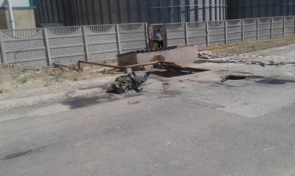 Sumqayıtda bədbəxt hadisə - Kanalizasiya quyusuna yıxılıb öldü, FHN əməkdaşları isə yaralandı-FOTO