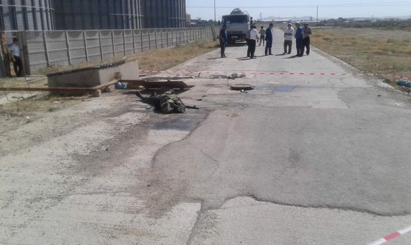 Sumqayıtda bədbəxt hadisə - Kanalizasiya quyusuna yıxılıb öldü, FHN əməkdaşları isə yaralandı-FOTO