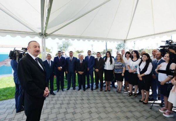 Prezident Pirallahıda açılış etdi-FOTOLAR Prezident Pirallahıda açılış etdi-FOTOLAR