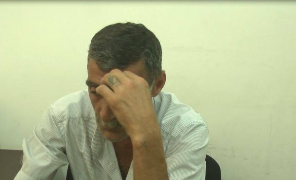 Sumqayıtda parklardan gülləri oğurlayan şəxs tutuldu - FOTOLAR