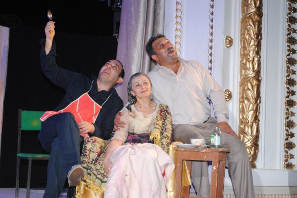 Sumqayıt Dövlət Dram Teatrında yeni tamaşa - "Ocaq" (FOTOLAR) Sumqayıt Dövlət Dram Teatrında yeni tamaşa - "Ocaq" (FOTOLAR)