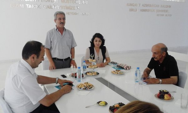 Özbəkistanlı tanınmış ziyalı Sumqayıtda qonaq olub - FOTOLAR