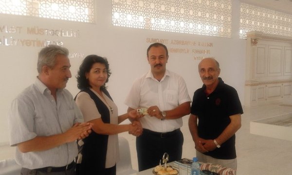 Özbəkistanlı tanınmış ziyalı Sumqayıtda qonaq olub - FOTOLAR