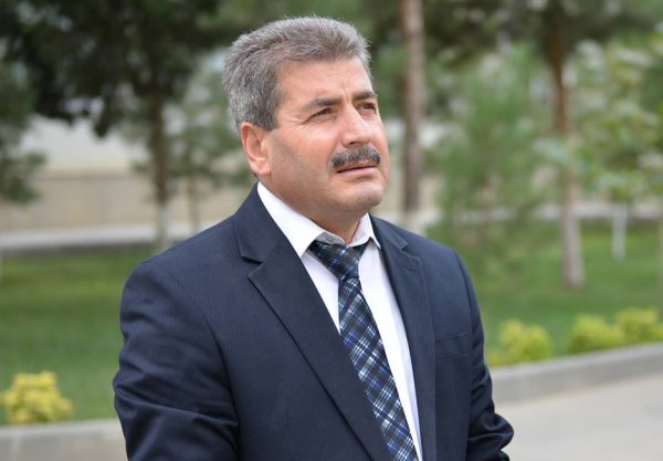 Sumqayıtda yeni sədri kimisi təqdir etdi, kimisi isə “Bu, təhqirdir”, - dedi (AÇIQLAMALAR) Sumqayıtda yeni sədri kimisi təqdir etdi, kimisi isə “Bu, təhqirdir”, - dedi (AÇIQLAMALAR)