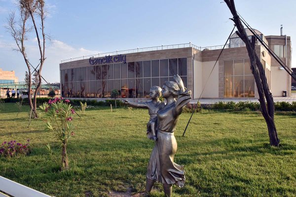 Sumqayıtda gənclər üçün yeni məkan – Zakir Fərəcov boulinq mərkəzinin açılışında - FOTOLAR