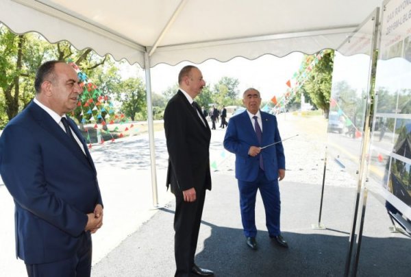 Prezident Qaxda avtomobil yolunun açılışında iştirak edib
