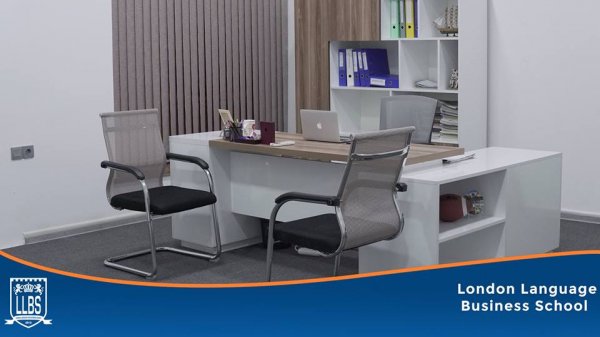 "London Language and Business School" artıq yeni ünvanda "London Language and Business School" artıq yeni ünvanda