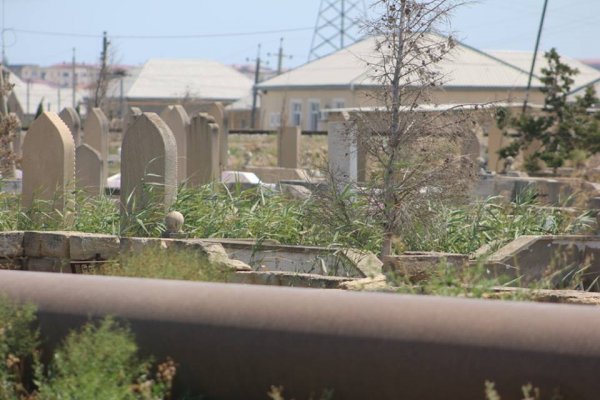 Sumqayıtın su tapılmayan, skamyasız, yolu bərbad, çirkli qəbiristanlığı - REPORTAJ - FOTOLAR