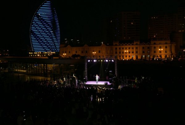 Sumqayıtlı müğəninin Heydər Əliyev Mərkəzində  solo konserti olub