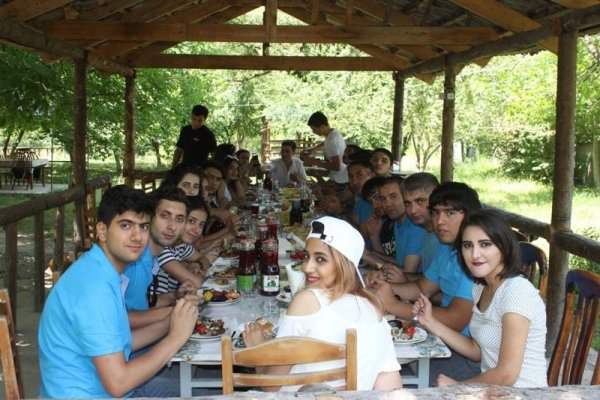 Yay məktəbində 200 sumqayıtlı gənc iştirak edib - FOTOLAR Yay məktəbində 200 sumqayıtlı gənc iştirak edib - FOTOLAR