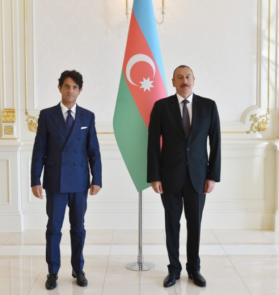 Prezident İlham Əliyev İtaliyanın yeni səfirinin etimadnaməsini qəbul edib