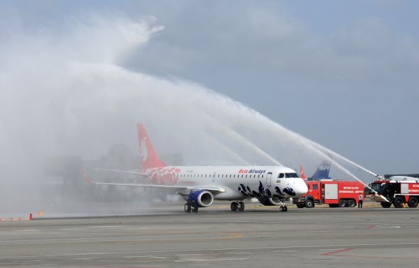 Prezident “Buta Airways”in yeni gətirdiyi təyyarə ilə tanış olub Prezident “Buta Airways”in yeni gətirdiyi təyyarə ilə tanış olub
