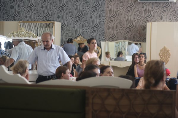 Sumqayıtdakı Servi Mebel evindən möhtəşəm açılış - inanılmaz kampaniya - FOTOLAR
