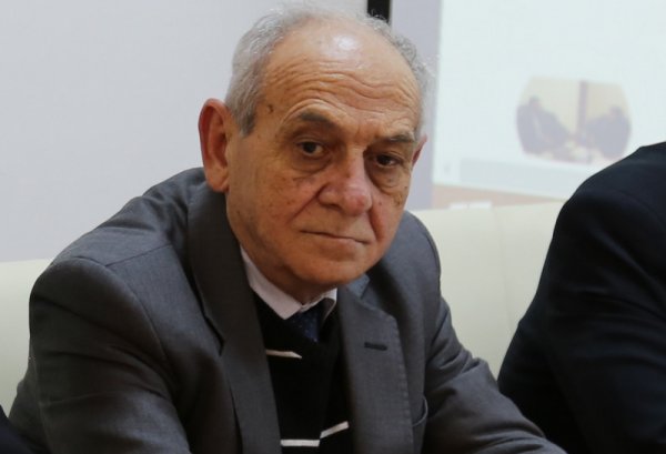 KİV-lərdə Azərbaycan dilinin acı mənzərəsi