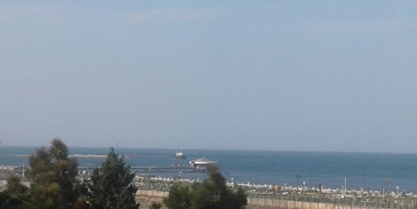 Sumqayıt sakinlərinin arzusu reallaşır: sahildə gəmi görüntüləndi - FOTO