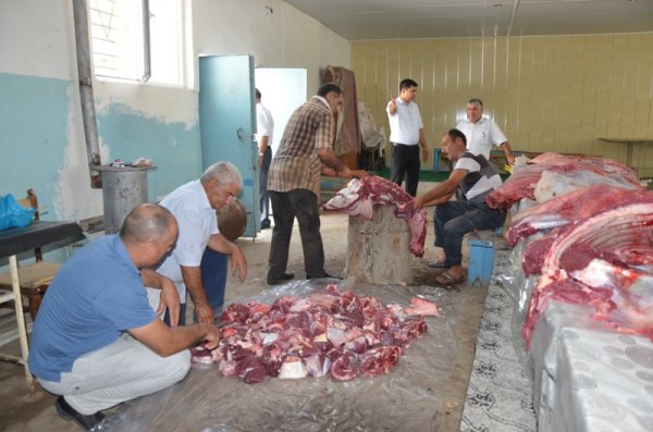 500 aztəminatlı ailəyə qurban payı verildi - FOTO 500 aztəminatlı ailəyə qurban payı verildi - FOTO