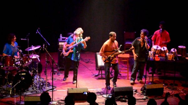 Hindistanın məşhur musiqi qrupu Azərbaycanda konsert proqramları ilə çıxış edəcək Hindistanın məşhur musiqi qrupu Azərbaycanda konsert proqramları ilə çıxış edəcək