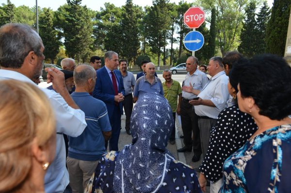 Sumqayıtın deputatı aztəminatlı ailələr və əlillər cəmiyyətlərinin üzvləri ilə görüşüb - FOTO Sumqayıtın deputatı aztəminatlı ailələr və əlillər cəmiyyətlərinin üzvləri ilə görüşüb - FOTO