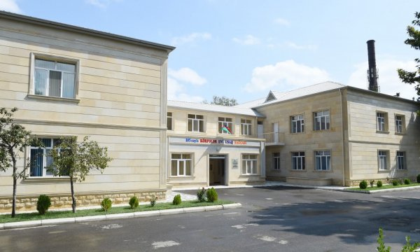 Mehriban Əliyeva 105 nömrəli körpələr evi-uşaq bağçasında olub Mehriban Əliyeva 105 nömrəli körpələr evi-uşaq bağçasında olub