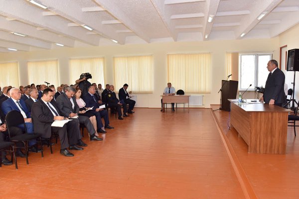 Sumqayıtda məmurlar Hacı Zeynalabdin qəsəbəsinə toplaşdı: problemlərin aradan qaldırılması... - FOTOLAR Sumqayıtda məmurlar Hacı Zeynalabdin qəsəbəsinə toplaşdı: problemlərin aradan qaldırılması... - FOTOLAR