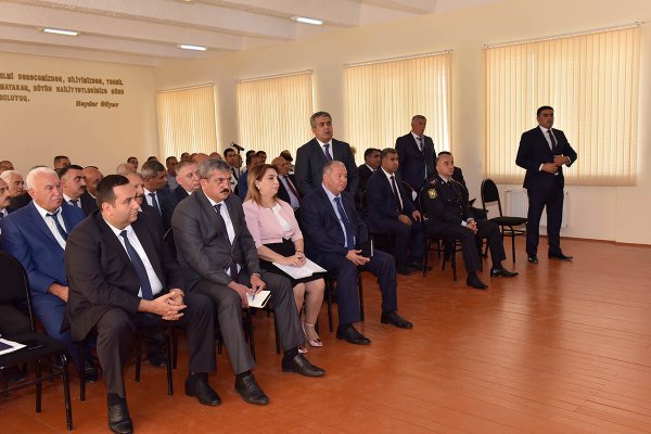 Sumqayıtda məmurlar Hacı Zeynalabdin qəsəbəsinə toplaşdı: problemlərin aradan qaldırılması... - FOTOLAR Sumqayıtda məmurlar Hacı Zeynalabdin qəsəbəsinə toplaşdı: problemlərin aradan qaldırılması... - FOTOLAR