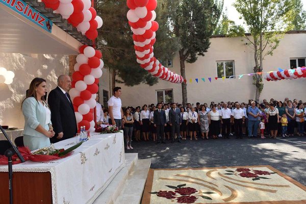 Sumqayıtın icra başçısı  “Bilik günü” tədbirində – FOTOLAR