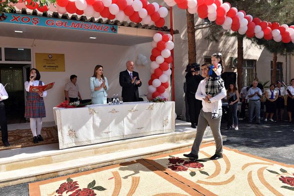 Sumqayıtın icra başçısı  “Bilik günü” tədbirində – FOTOLAR