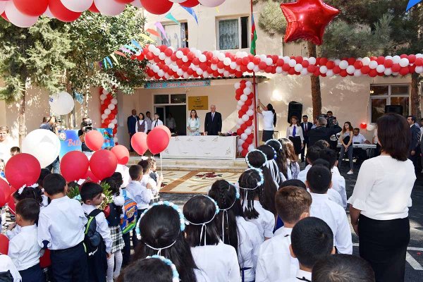 Sumqayıtın icra başçısı  “Bilik günü” tədbirində – FOTOLAR
