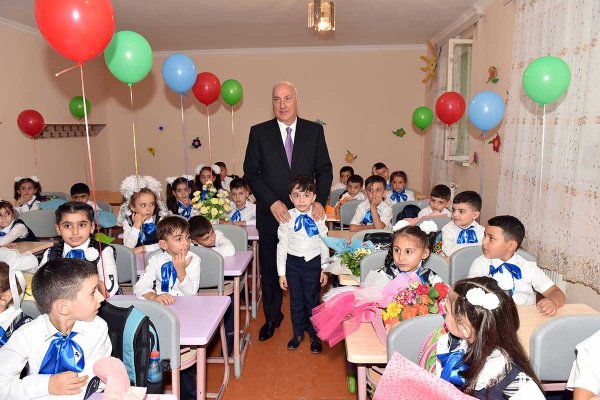 Sumqayıtın icra başçısı  “Bilik günü” tədbirində – FOTOLAR