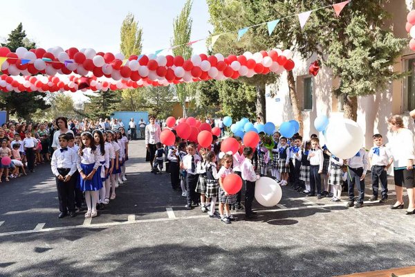 Sumqayıtın icra başçısı  “Bilik günü” tədbirində – FOTOLAR