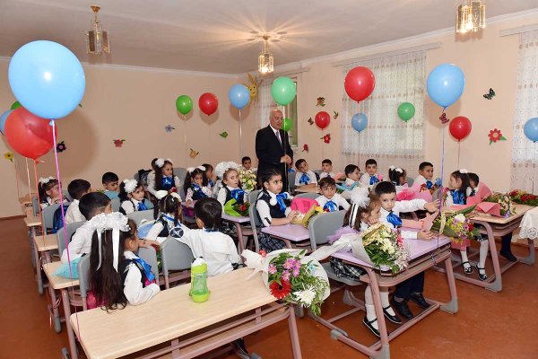 Sumqayıtın icra başçısı  “Bilik günü” tədbirində – FOTOLAR