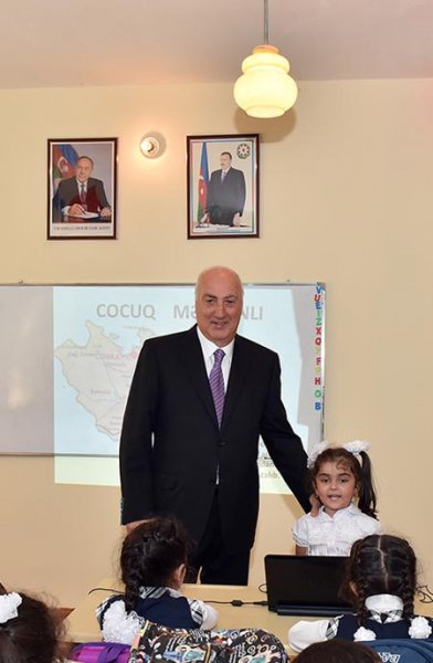 Sumqayıtın icra başçısı  “Bilik günü” tədbirində – FOTOLAR