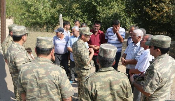 Müdafiə naziri Azərbaycan-Ermənistan sərhədində yerləşən hərbi hissələrdə olub Müdafiə naziri Azərbaycan-Ermənistan sərhədində yerləşən hərbi hissələrdə olub