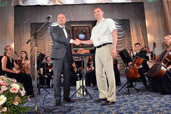 Sumqayıtda Novosibirsk Filarmonik Kamera Orkestrinin konserti olub - VİDEO+ FOTO Sumqayıtda Novosibirsk Filarmonik Kamera Orkestrinin konserti olub - VİDEO+ FOTO