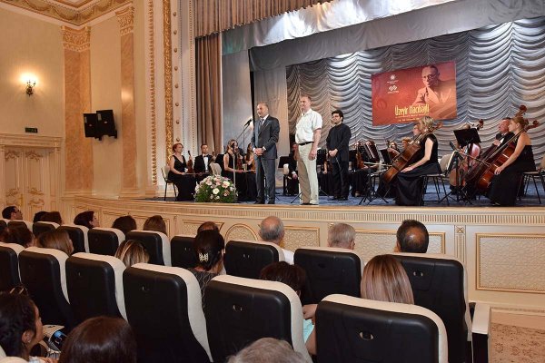 Sumqayıtda Novosibirsk Filarmonik Kamera Orkestrinin konserti olub - VİDEO+ FOTO Sumqayıtda Novosibirsk Filarmonik Kamera Orkestrinin konserti olub - VİDEO+ FOTO