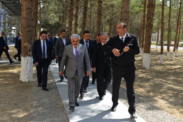Rövnəq Abdullayev və BMT-nin nümayəndəsi Sumqayıta niyə gəldi? - FOTOLAR Rövnəq Abdullayev və BMT-nin nümayəndəsi Sumqayıta niyə gəldi? - FOTOLAR