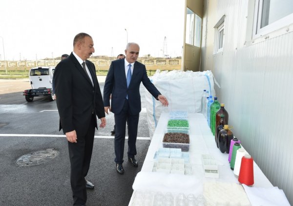 Prezident İlham Əliyev Balaxanı Sənaye Parkının açılışında iştirak edib Prezident İlham Əliyev Balaxanı Sənaye Parkının açılışında iştirak edib