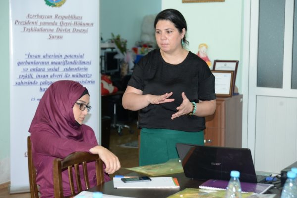 Sumqayıtda “İnsan alveri ilə mübarizədə media işçilərinin rolu” mövzusunda təlim keçirilib - FOTOLAR Sumqayıtda “İnsan alveri ilə mübarizədə media işçilərinin rolu” mövzusunda təlim keçirilib - FOTOLAR