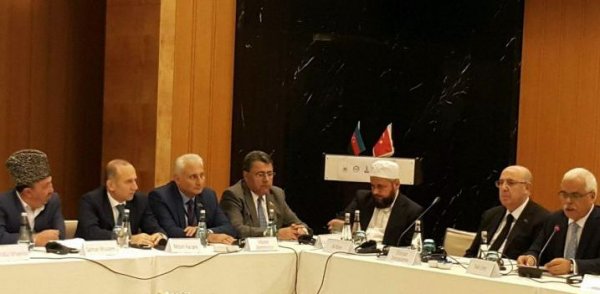 Allahşükür Paşazadə: “Azərbaycan İraqın şimalında keçirilən referenduma qarşıdır” Allahşükür Paşazadə: “Azərbaycan İraqın şimalında keçirilən referenduma qarşıdır”