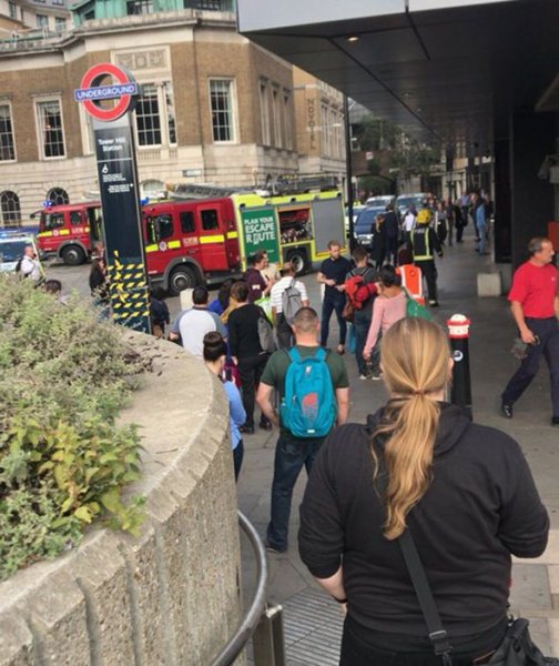 London metrosunda partlayış olub, yaralananlar var London metrosunda partlayış olub, yaralananlar var