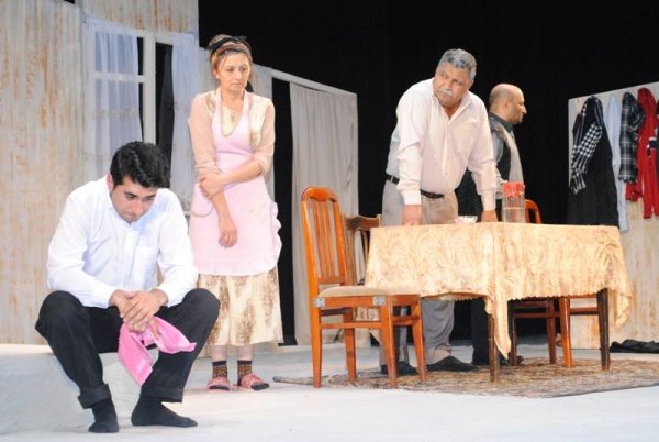 Sumqayıt teatrı yeni mövsümü “Ocaq” dramı ilə açdı - FOTOLAR Sumqayıt teatrı yeni mövsümü “Ocaq” dramı ilə açdı - FOTOLAR