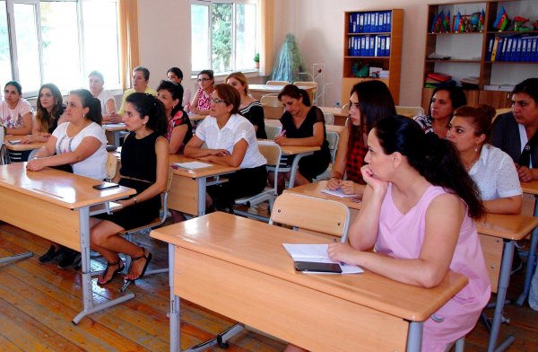 Məktəbəhazırlıq qruplarının müəllimləri üçün təlimlər keçirilir