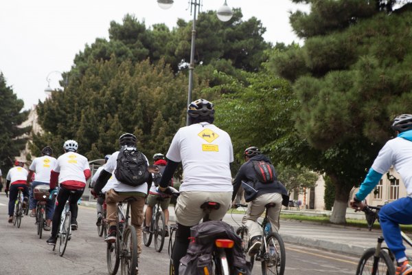 Sumqayıtda “Yolunu paylaş” adlı velo-yürüş keçirildi - FOTOLAR Sumqayıtda “Yolunu paylaş” adlı velo-yürüş keçirildi - FOTOLAR