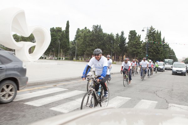 Sumqayıtda “Yolunu paylaş” adlı velo-yürüş keçirildi - FOTOLAR Sumqayıtda “Yolunu paylaş” adlı velo-yürüş keçirildi - FOTOLAR