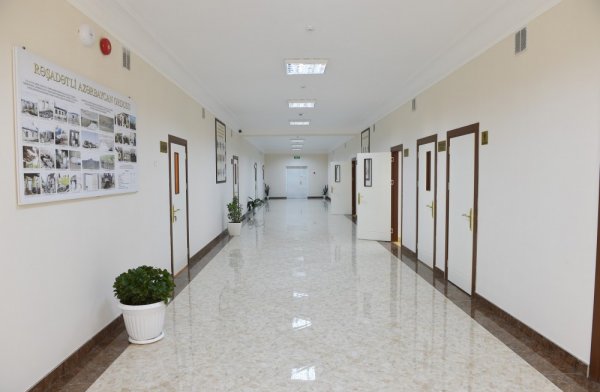 Mehriban Əliyeva Xanlıq məktəbində - FOTO Mehriban Əliyeva Xanlıq məktəbində - FOTO