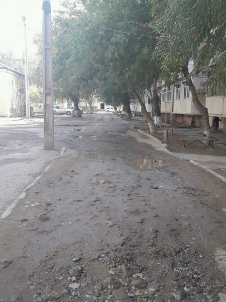 Sumqayıtda bu mikrorayonun yolları bərbad haldadır - FOTOLAR