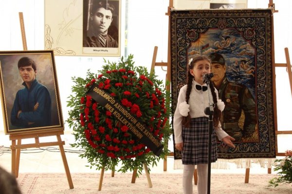 Sumqayıtda aprel şəhidi Əbdülməcid Axundovun xatirəsi anılıb - FOTOLAR